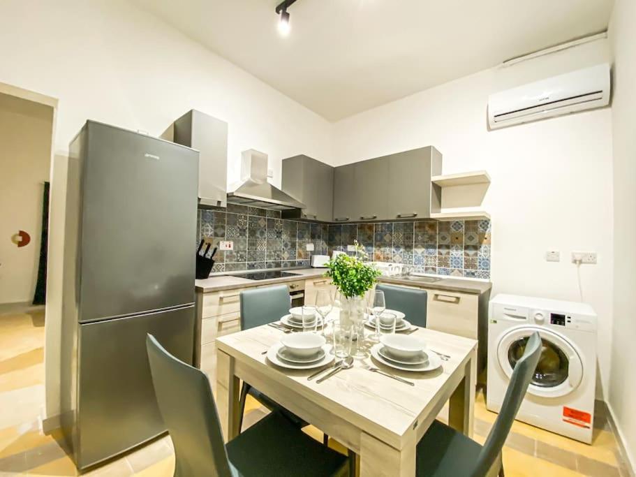Appartement Earthly Escape 7 - Sliema Strand, *