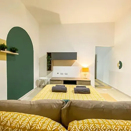 Earthly Escape 7 - Sliema Strand, Gzira Exterior photo
